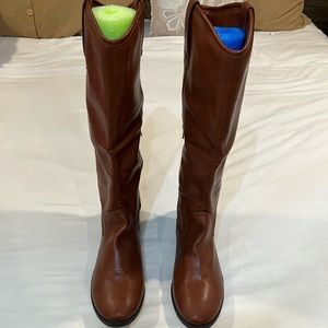 11-M BROWN BOOTS New in Box